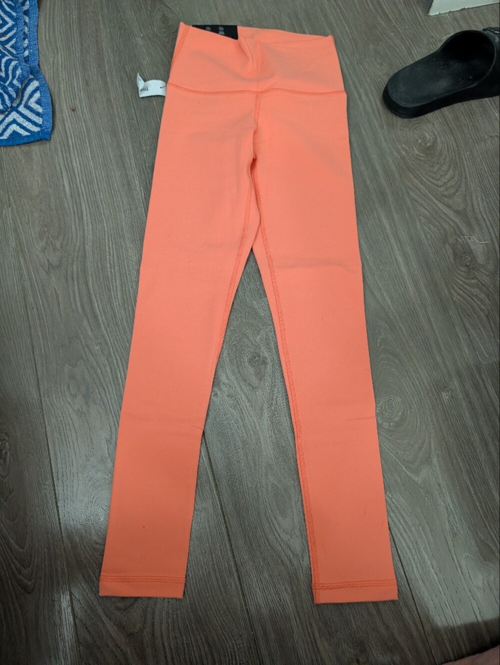Strawberry Sorbet TNA Leggings Size Xs Perfect Condition New With Tags
